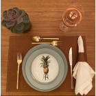 Jogo americano retangular ambientado